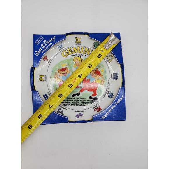 Disney Decorative Plate - Gemini - Zodiac - 7"D Alice in Wonderland - Picture 3 of 3
